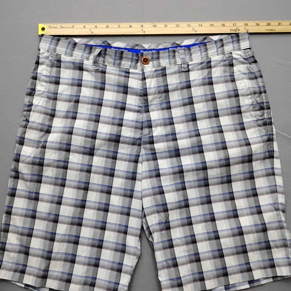 Tommy Bahama Mens Plaid Golf Shorts Blue Grey White Size 35 Flat Front